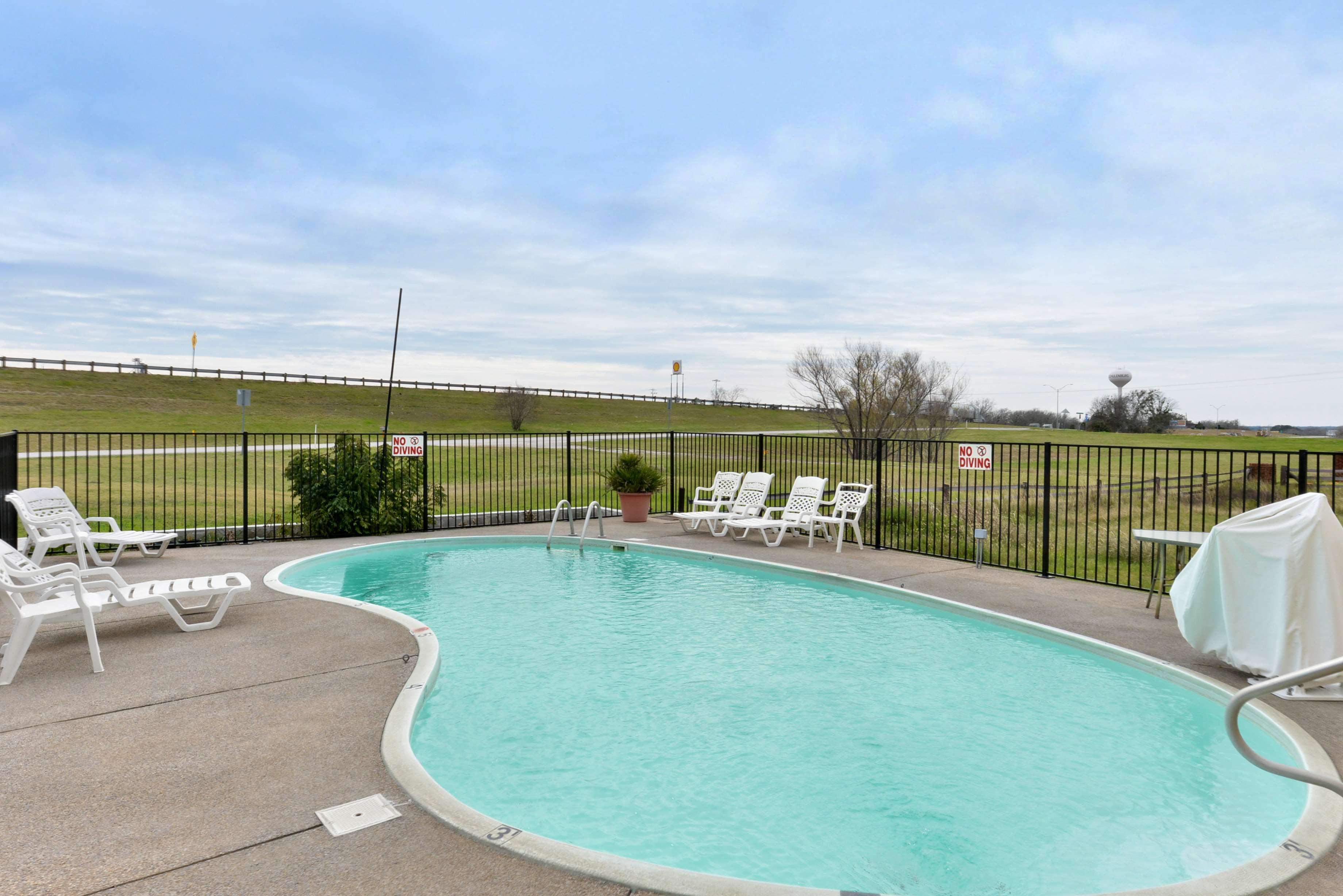 Americas Best Value Inn Schulenburg Экстерьер фото