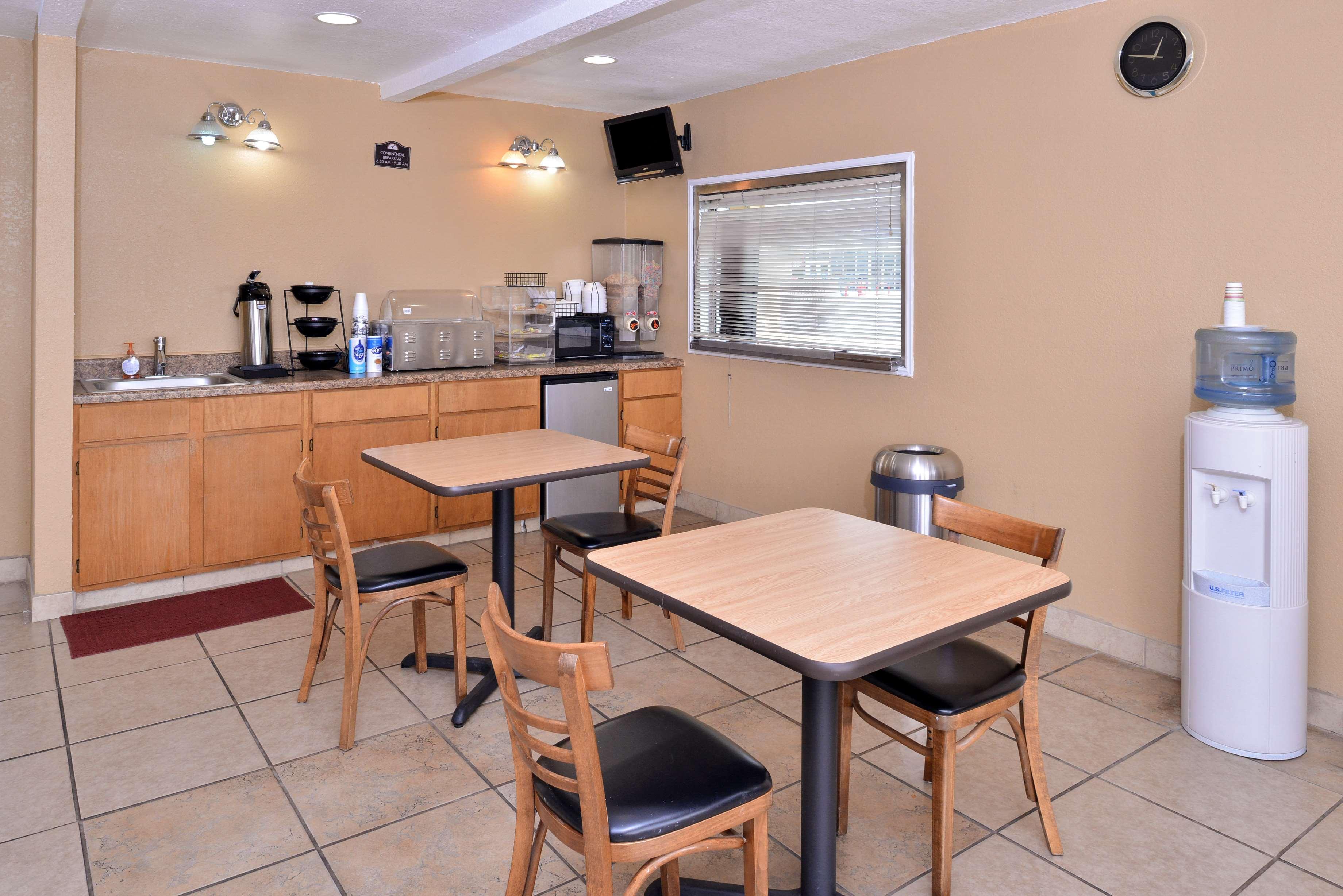 Americas Best Value Inn Schulenburg Экстерьер фото