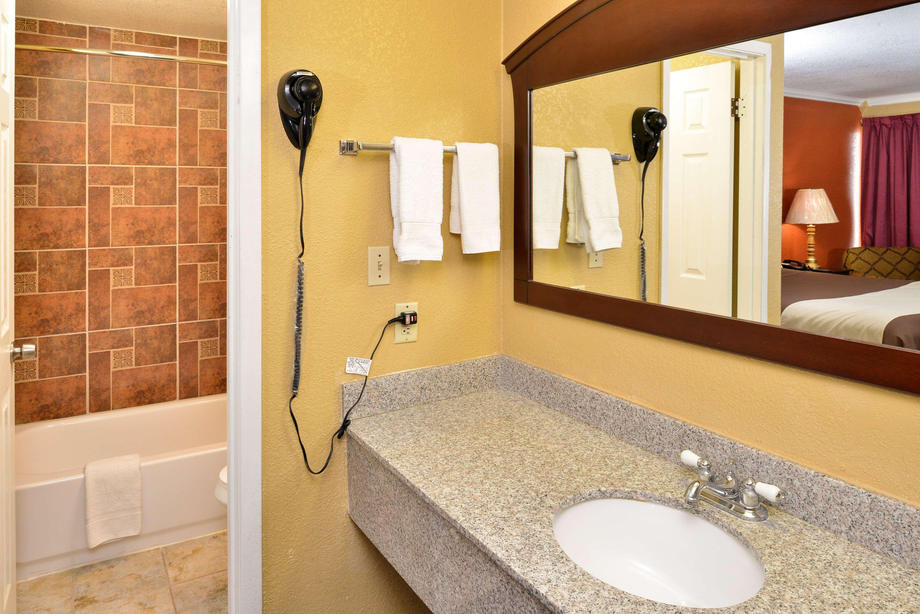Americas Best Value Inn Schulenburg Экстерьер фото