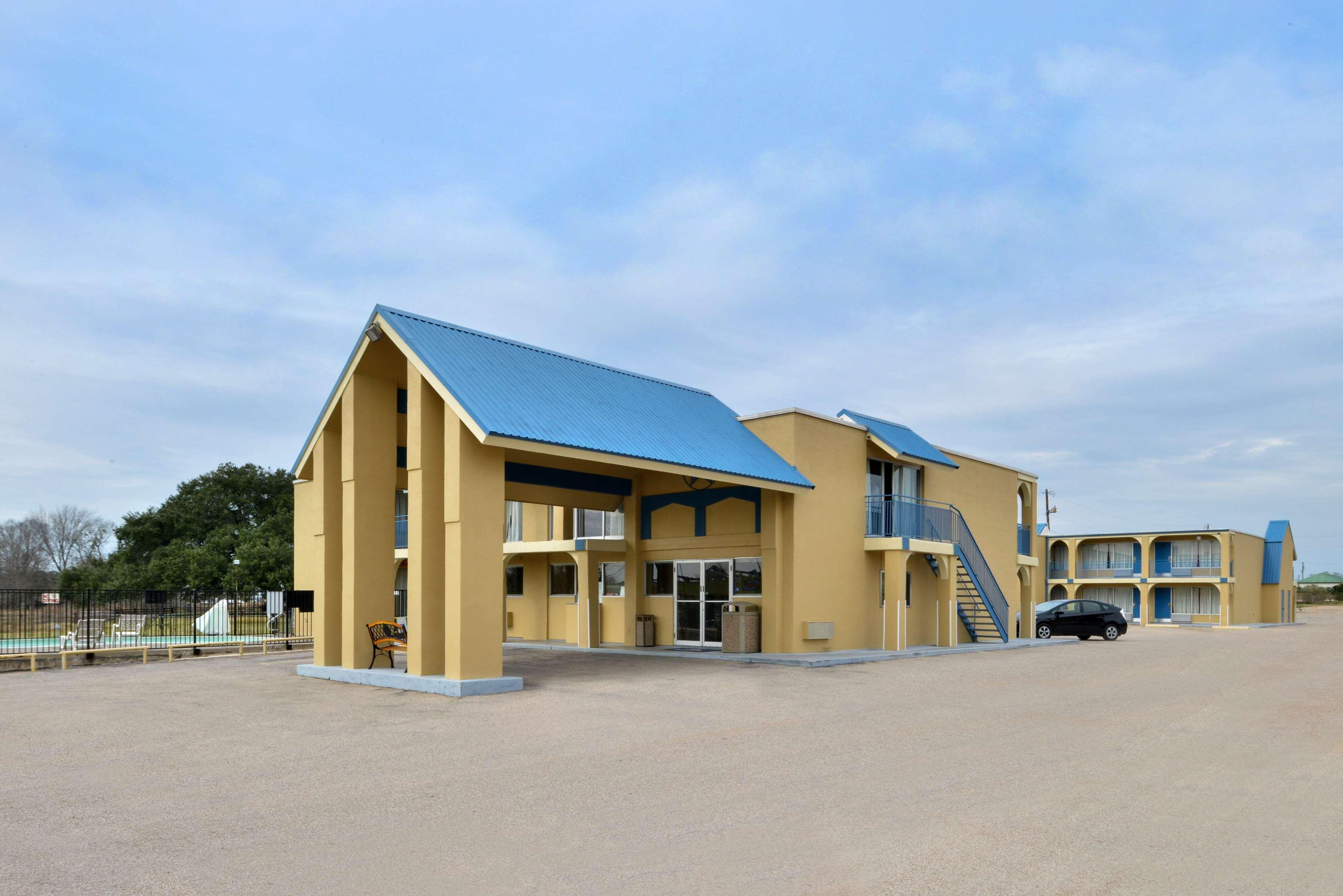 Americas Best Value Inn Schulenburg Экстерьер фото